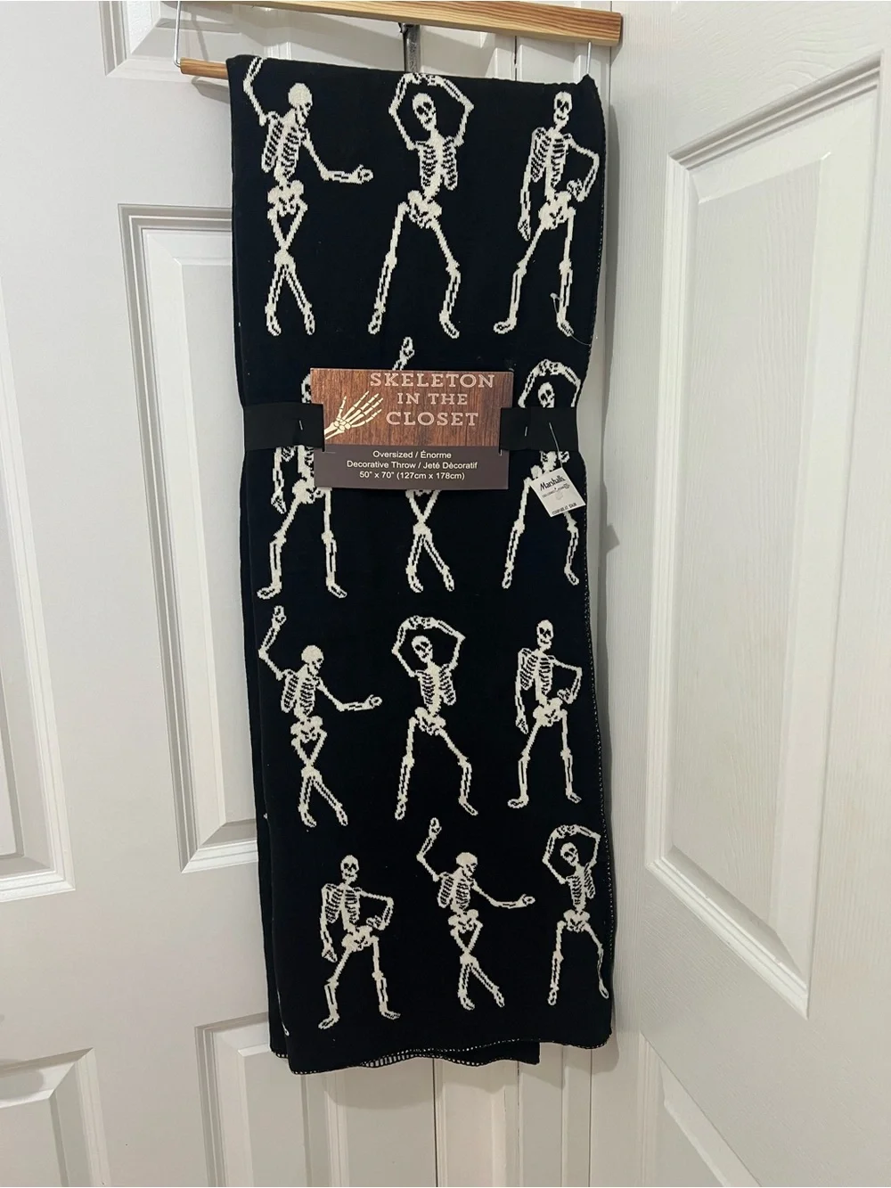 Black & Cream Oversized Skeleton Throw Blanket